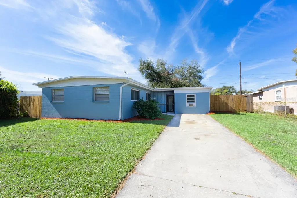 2009 Windsor Way Tampa FL 33619