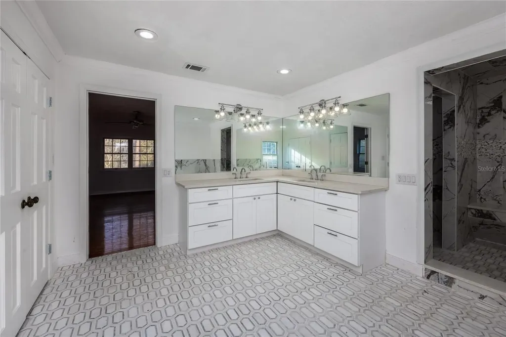 1701 NW 30th Terrace Gainesville FL 32605