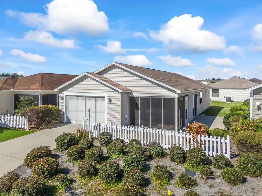 1817 Hallandale Lane The Villages FL 32162