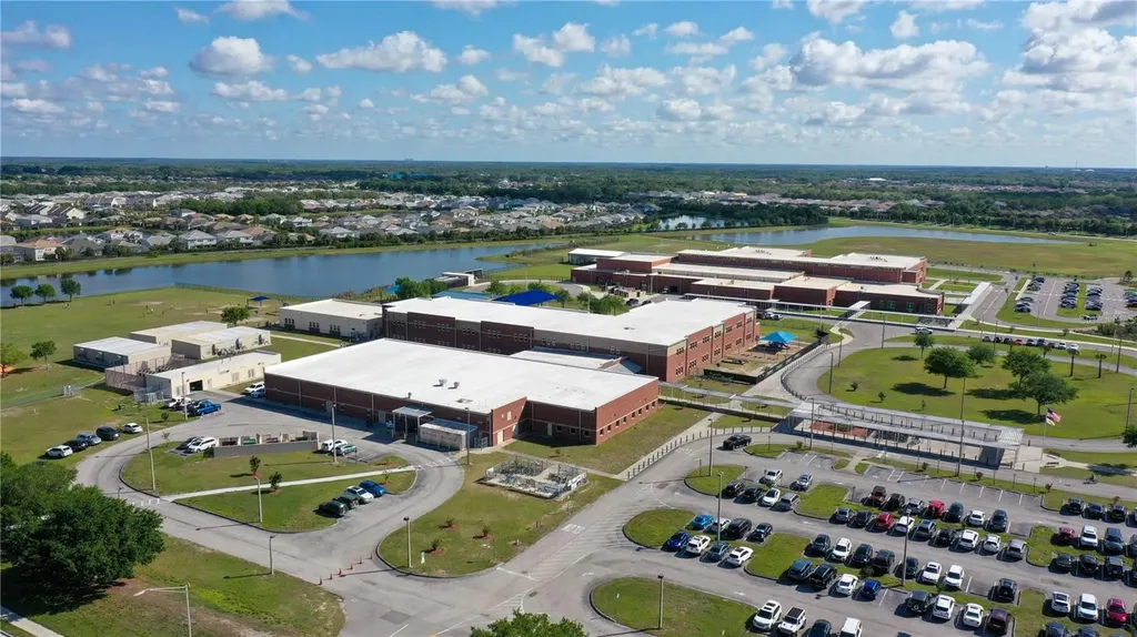 3314 Chestertown Loop Bradenton FL 34211