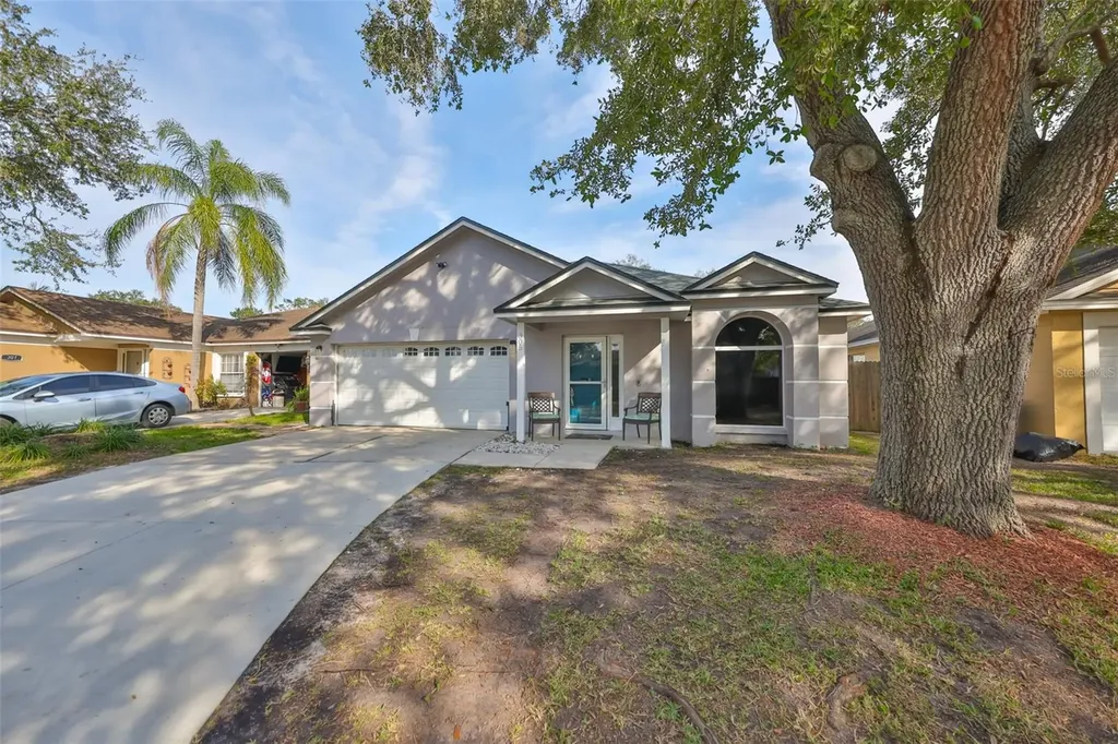 305 Crayford Place Valrico FL 33594