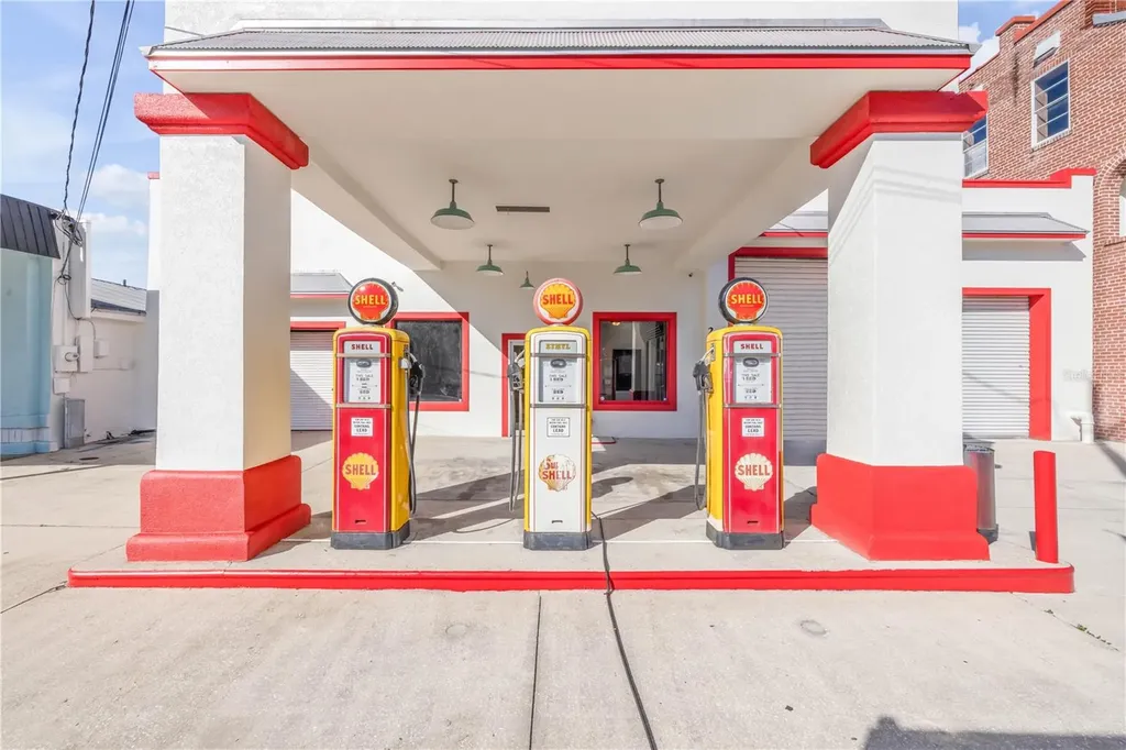 208 Magnolia Street New Smyrna Beach FL 32168