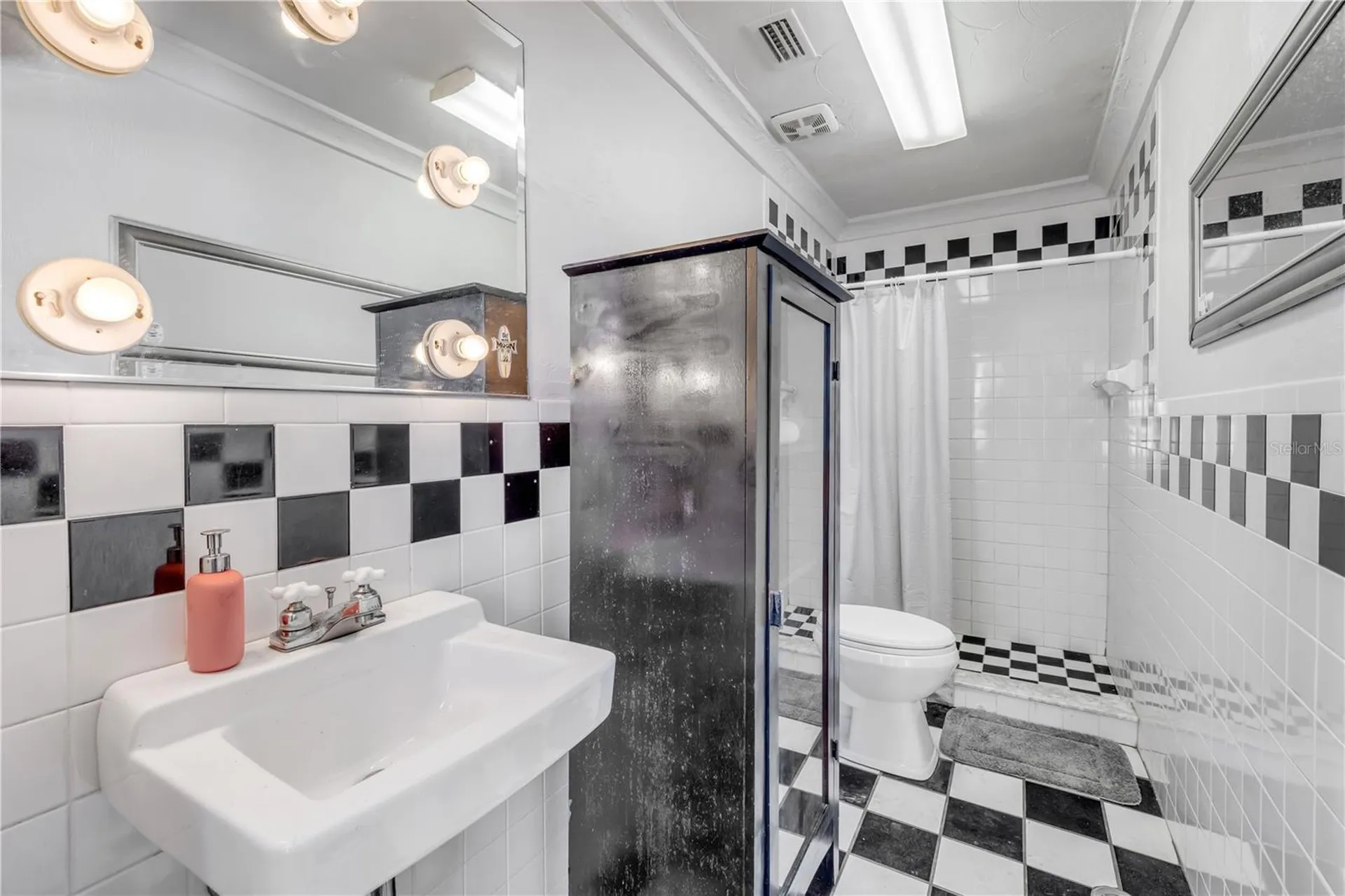 208 Magnolia Street New Smyrna Beach FL 32168