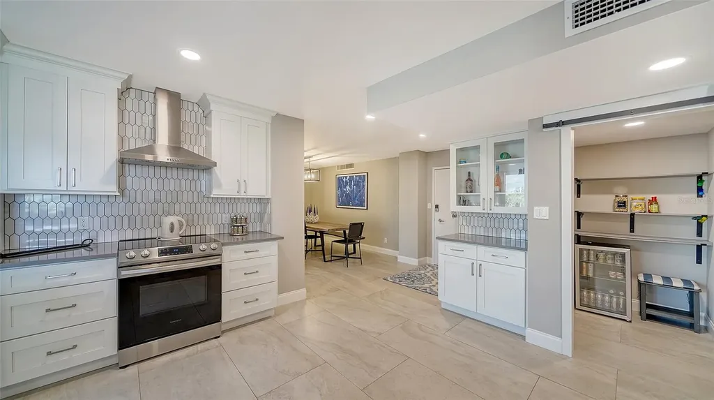 4822 Ocean Boulevard Sarasota FL 34242