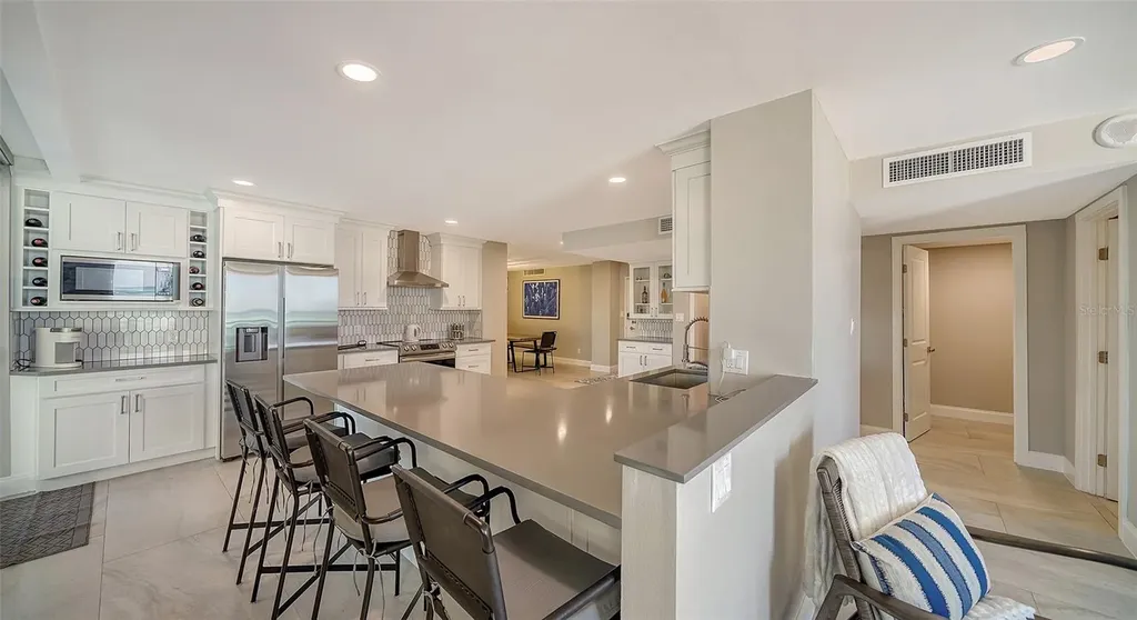 4822 Ocean Boulevard Sarasota FL 34242