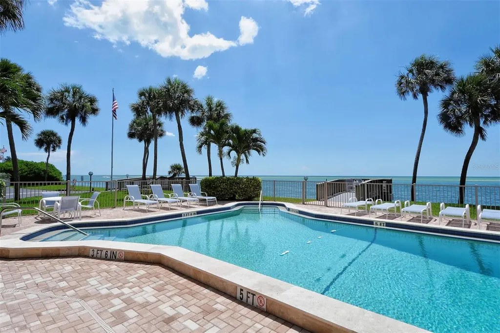 4822 Ocean Boulevard Sarasota FL 34242