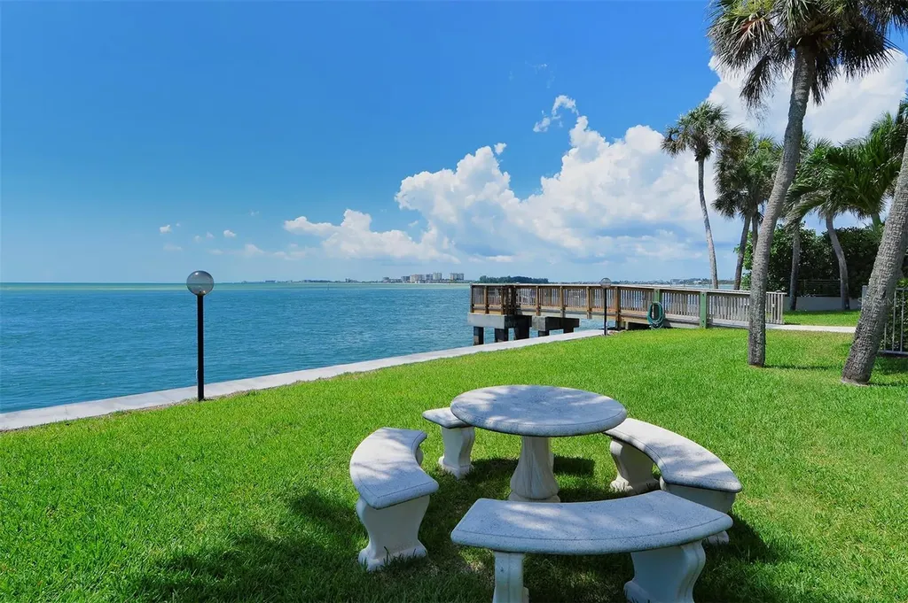 4822 Ocean Boulevard Sarasota FL 34242