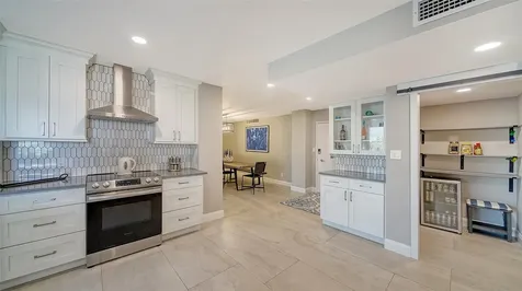 4822 Ocean Boulevard Sarasota FL 34242