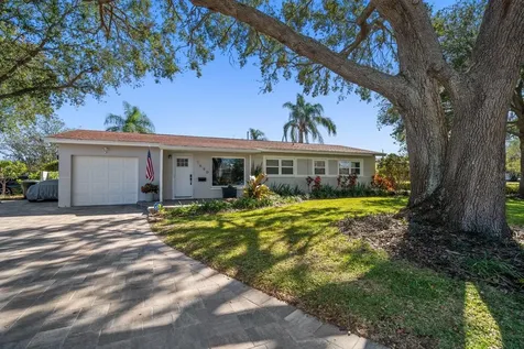 1690 74th Avenue N St Petersburg FL 33702