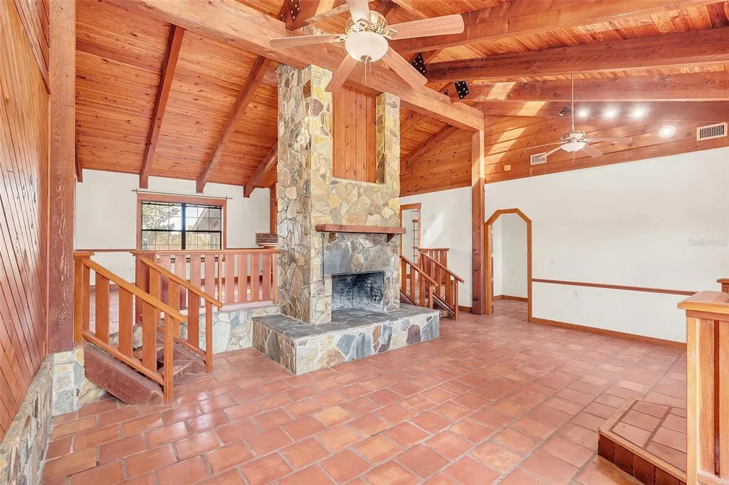26225 Pitts Road Eustis FL 32736