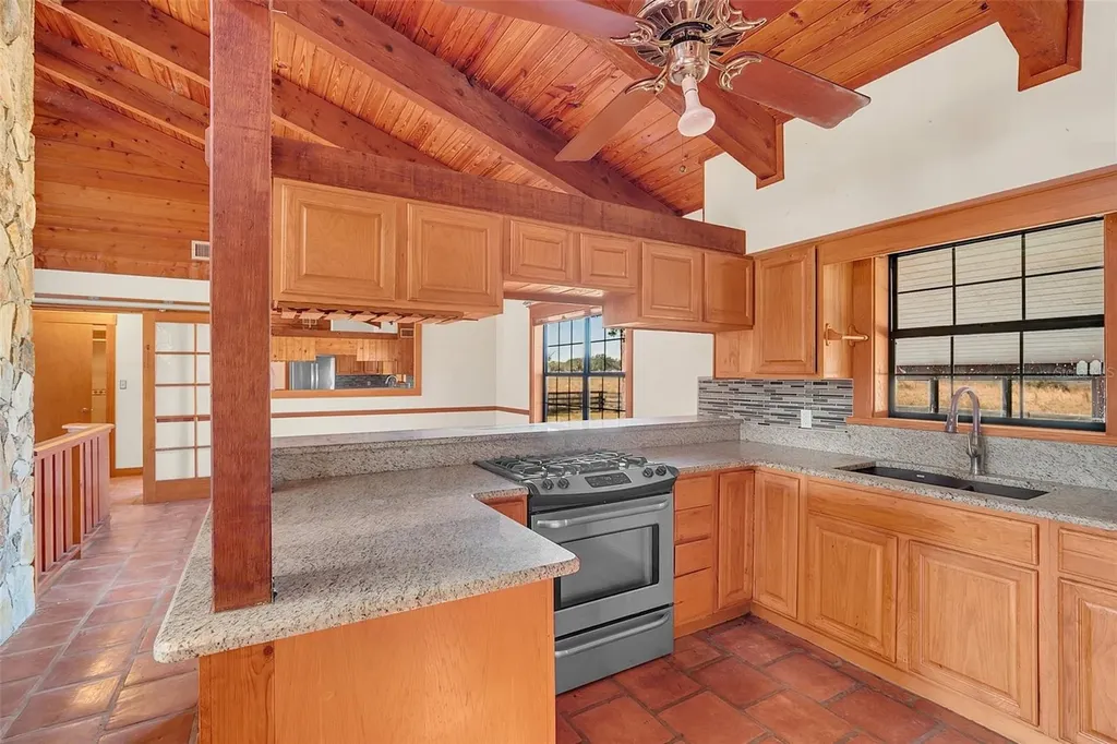 26225 Pitts Road Eustis FL 32736