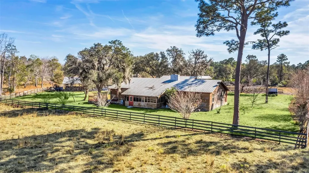 26225 Pitts Road Eustis FL 32736