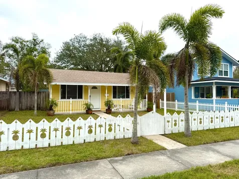 2526 44th Street S St Petersburg FL 33711