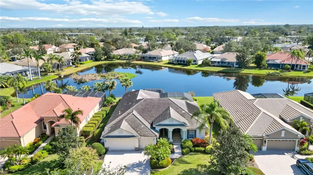 4921 Woodhurst Drive Sarasota FL 34243
