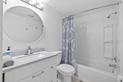 4126 Heron Way Bradenton FL 34205
