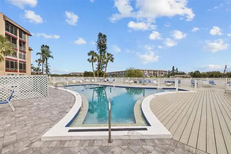 4126 Heron Way Bradenton FL 34205