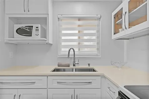 4126 Heron Way Bradenton FL 34205