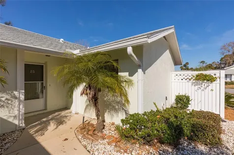 25 Lake Forest Place Palm Coast FL 32137
