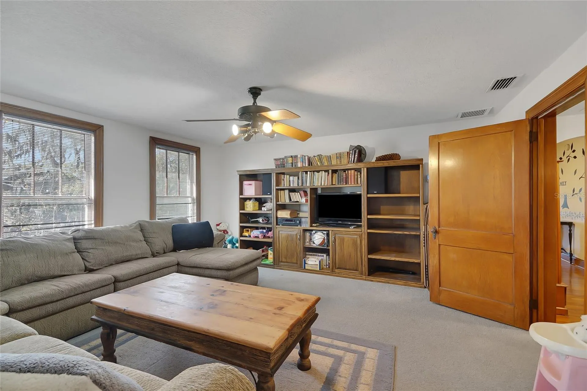 9210 County Road 48 Yalaha FL 34797