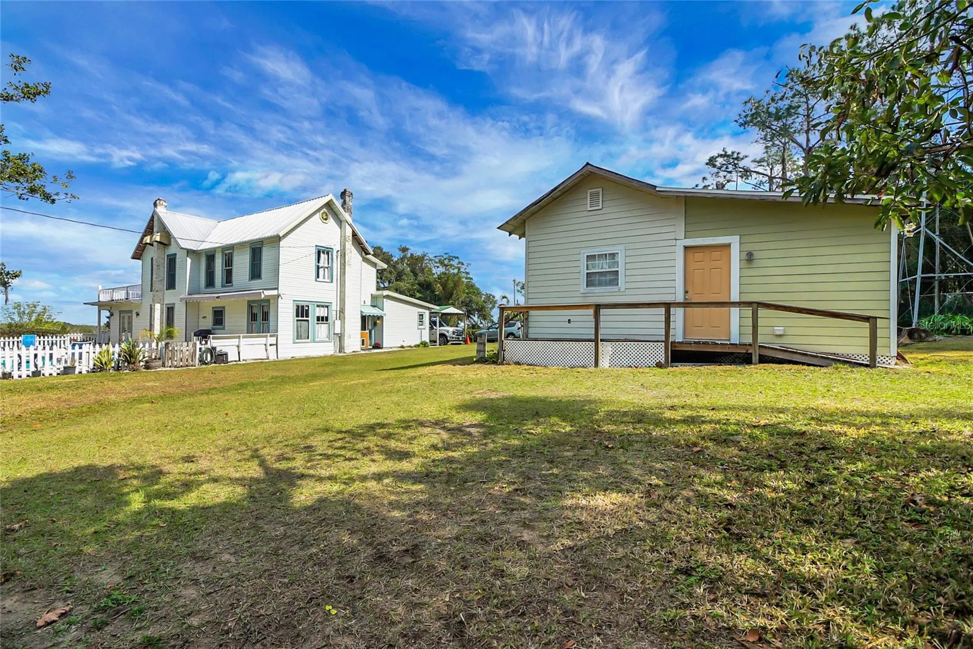 9210 County Road 48 Yalaha FL 34797