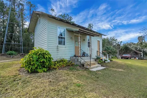 9210 County Road 48 Yalaha FL 34797
