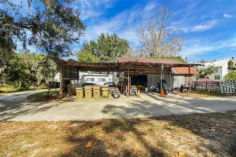 9210 County Road 48 Yalaha FL 34797