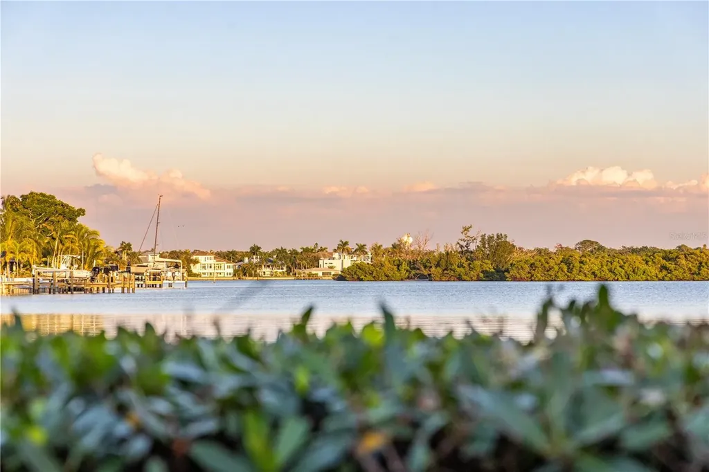 3821 Flamingo Avenue Sarasota FL 34242