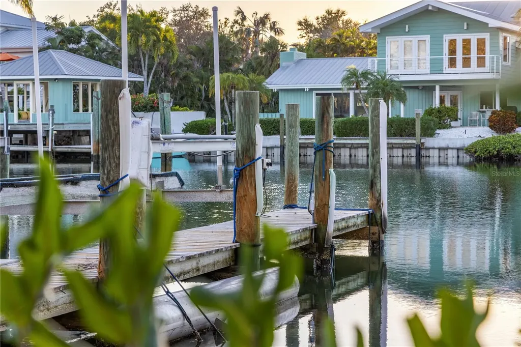 3821 Flamingo Avenue Sarasota FL 34242