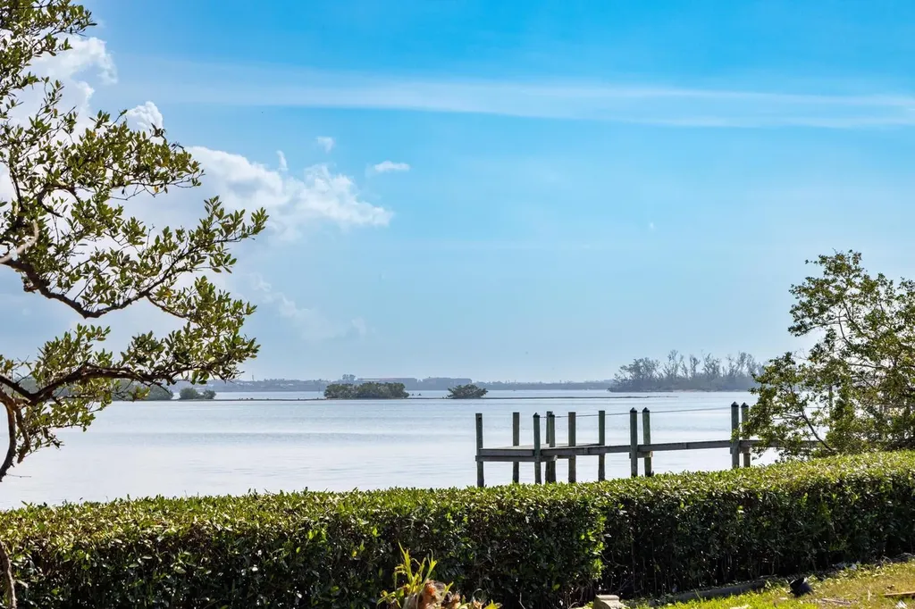 3821 Flamingo Avenue Sarasota FL 34242