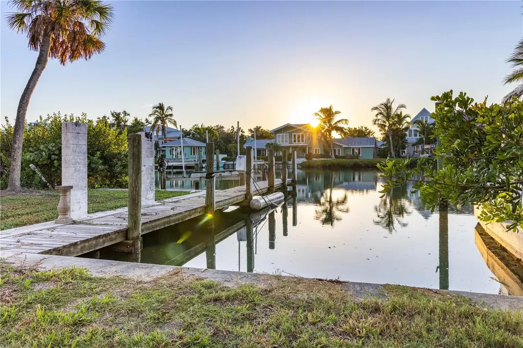 3821 Flamingo Avenue Sarasota FL 34242