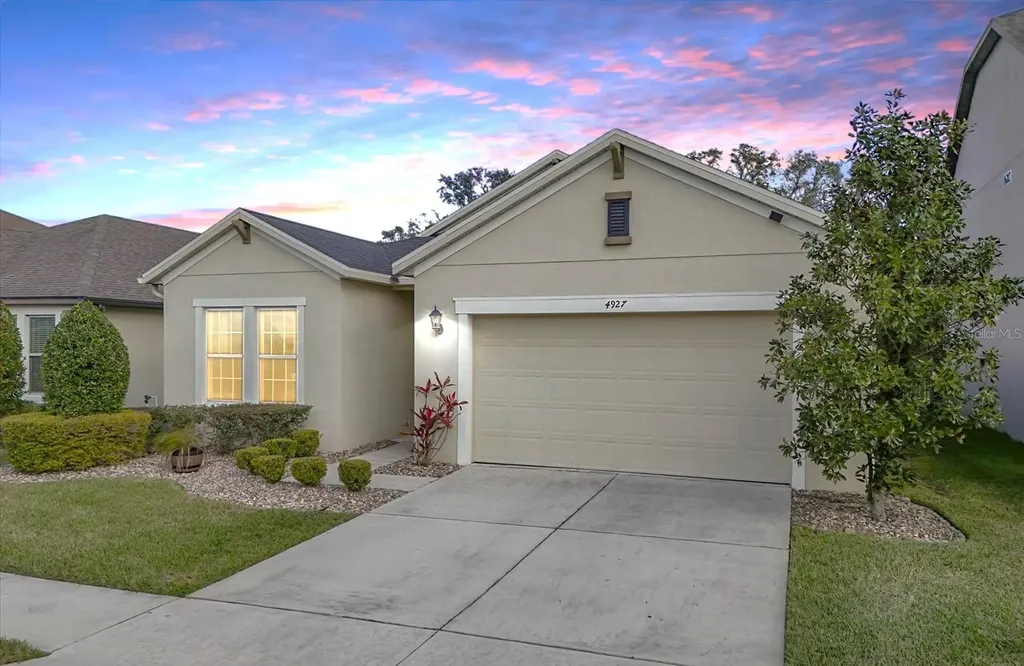 4927 Rolling Green Drive Wesley Chapel FL 33543