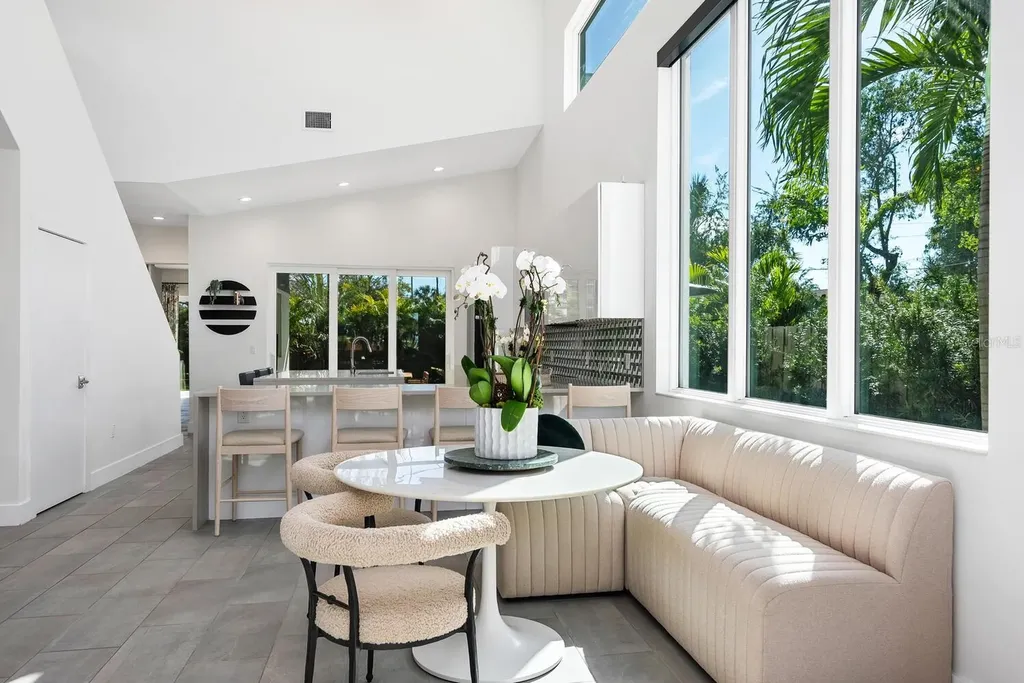 2254 Hawthorne Street Sarasota FL 34239