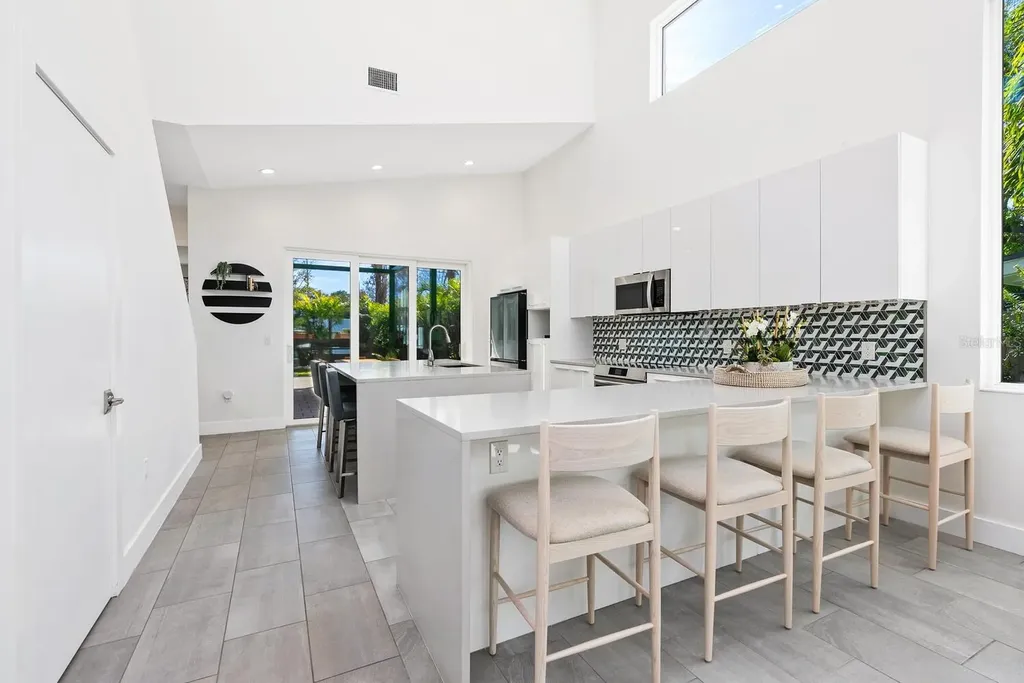 2254 Hawthorne Street Sarasota FL 34239