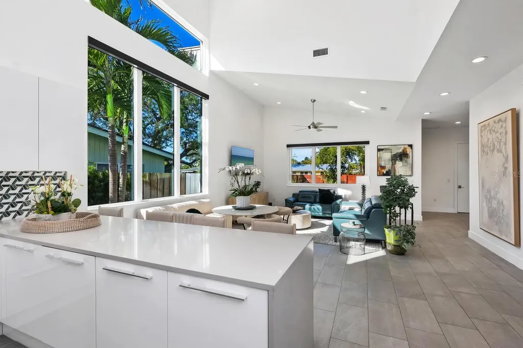 2254 Hawthorne Street Sarasota FL 34239