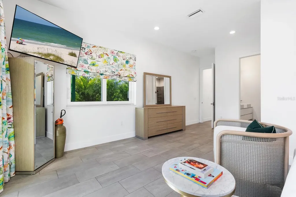 2254 Hawthorne Street Sarasota FL 34239