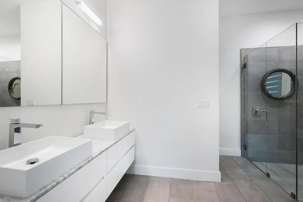 2254 Hawthorne Street Sarasota FL 34239
