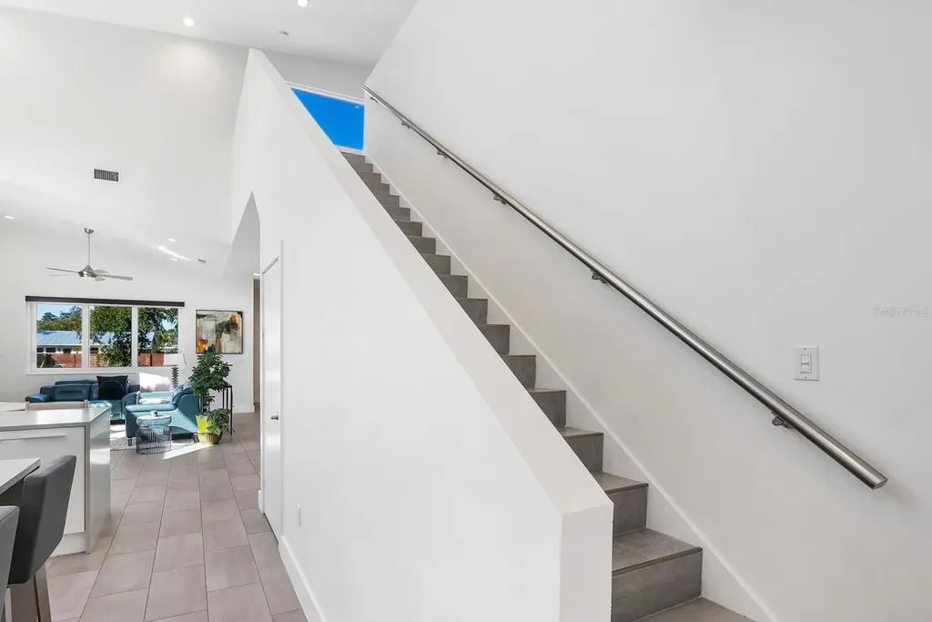 2254 Hawthorne Street Sarasota FL 34239