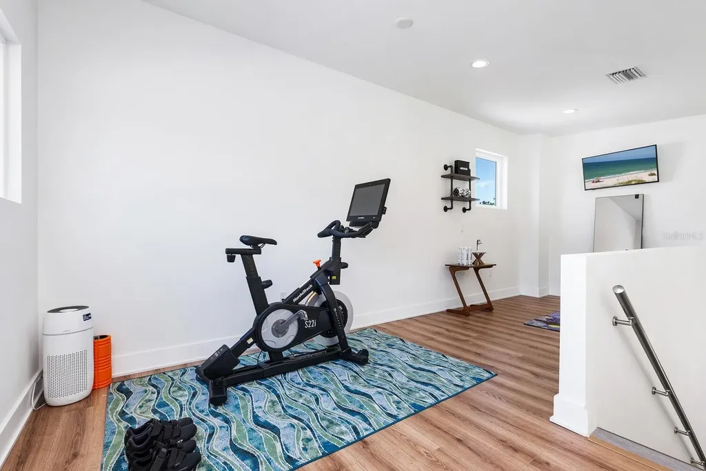 2254 Hawthorne Street Sarasota FL 34239