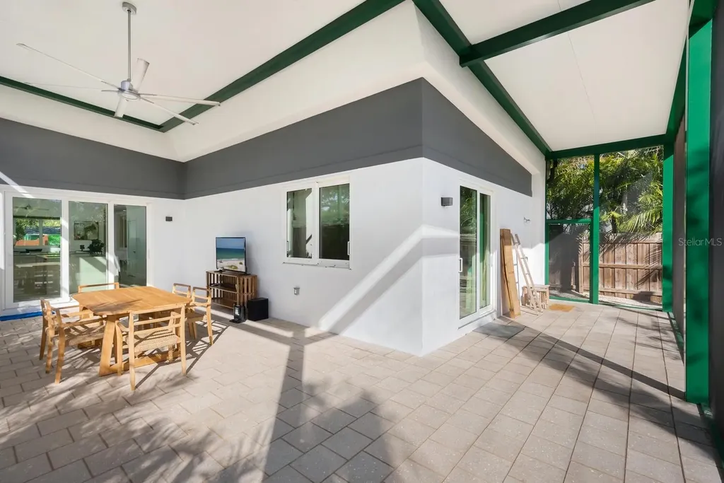 2254 Hawthorne Street Sarasota FL 34239