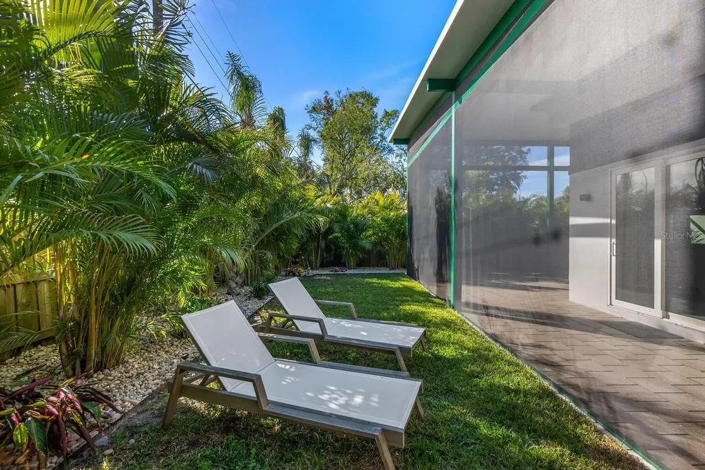 2254 Hawthorne Street Sarasota FL 34239