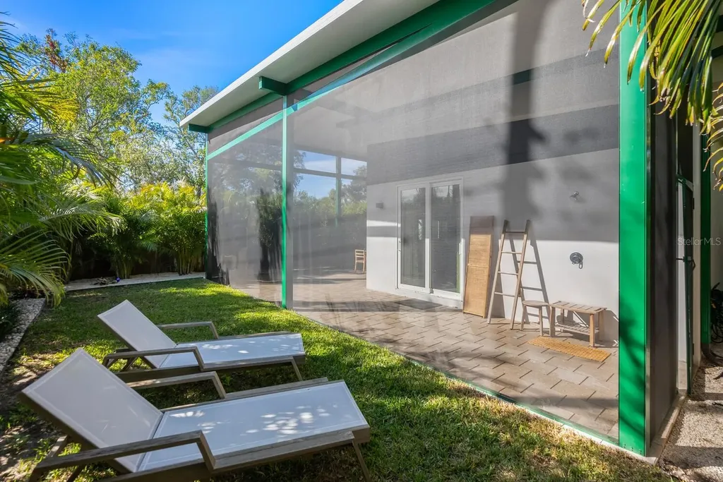 2254 Hawthorne Street Sarasota FL 34239
