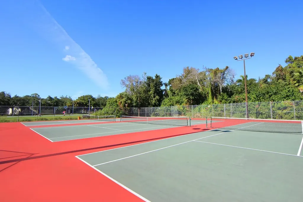 2254 Hawthorne Street Sarasota FL 34239