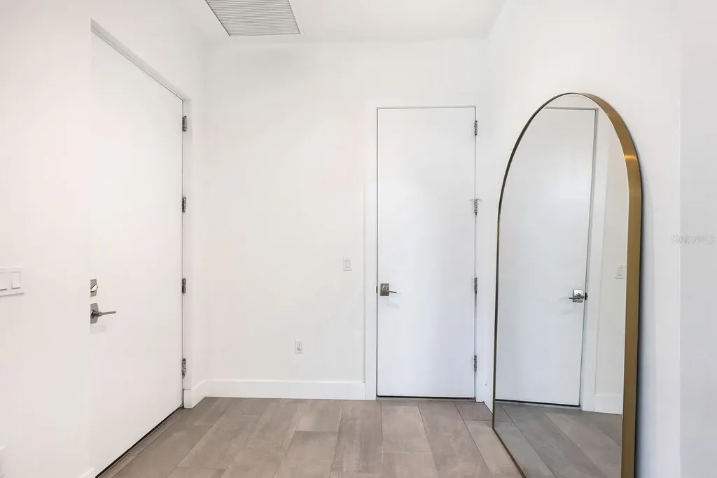 2254 Hawthorne Street Sarasota FL 34239