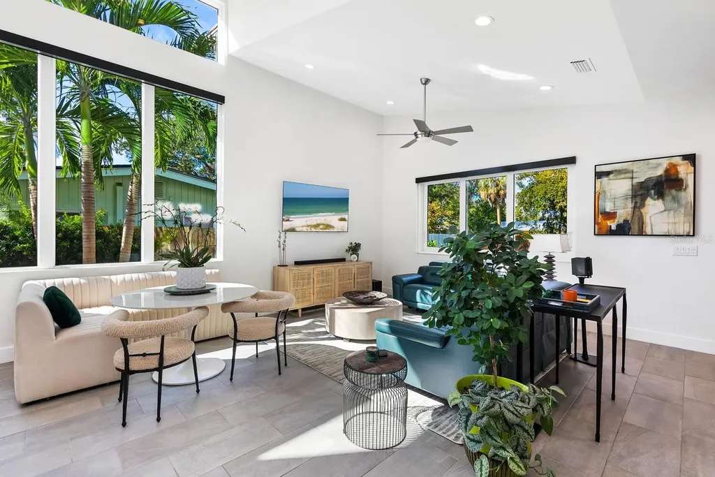2254 Hawthorne Street Sarasota FL 34239