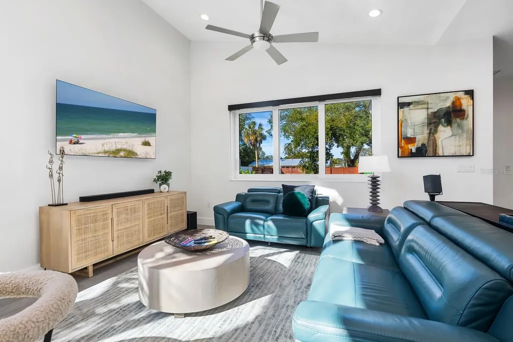 2254 Hawthorne Street Sarasota FL 34239