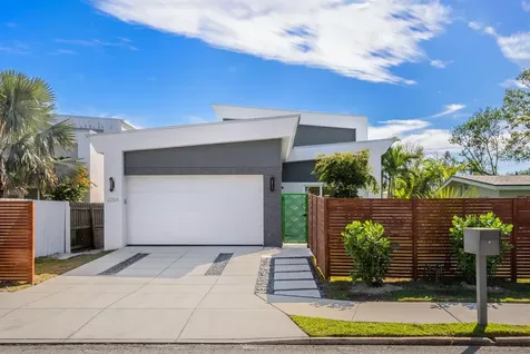 2254 Hawthorne Street Sarasota FL 34239