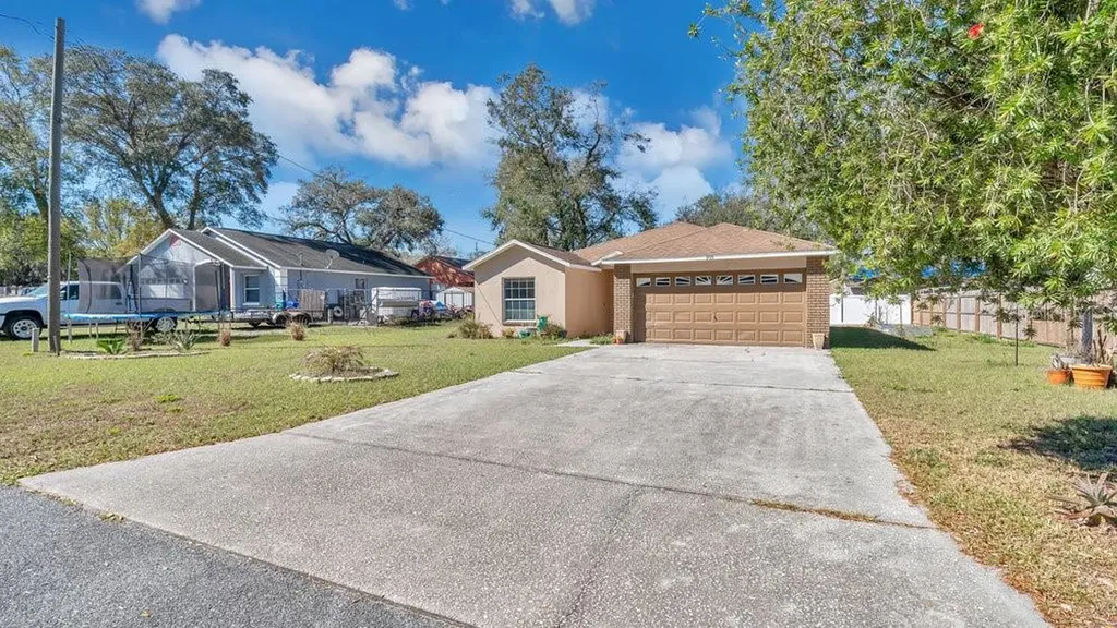 905 Ida Street Wildwood FL 34785