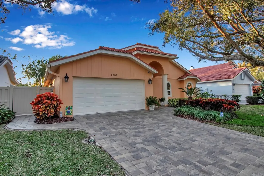 5232 White Sand Circle NE St Petersburg FL 33703