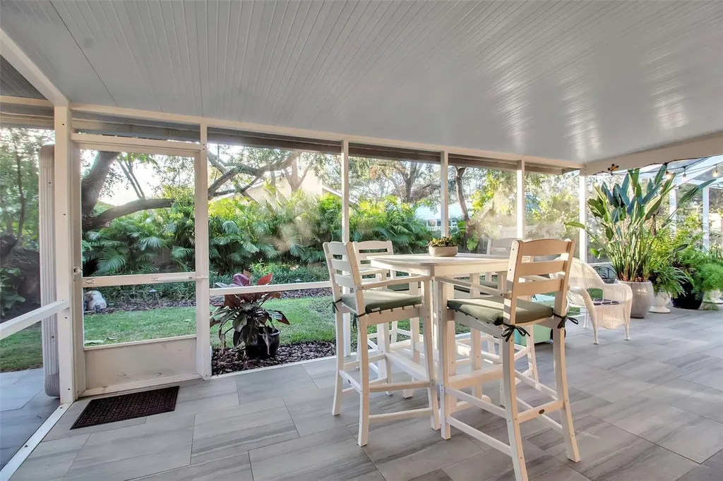 5232 White Sand Circle NE St Petersburg FL 33703
