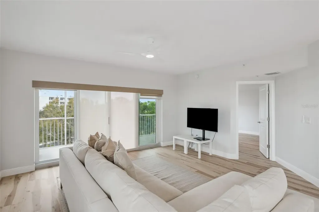960 Starkey Road Largo FL 33771